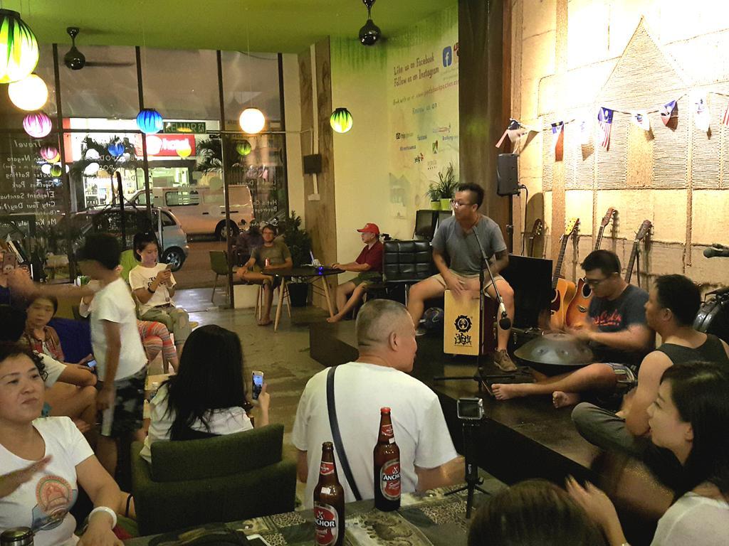 Pods The Backpackers Home & Cafe, Kuala Lumpur Zewnętrze zdjęcie